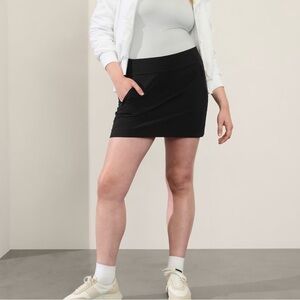 Athleta Brooklyn 16" Mid Rise Black Skort Women’s Size 22 Athletic Skirt Pockets
